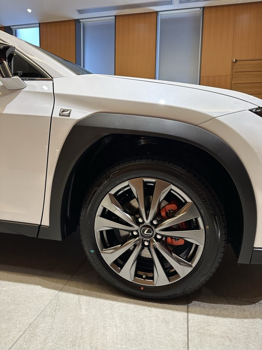 ホイール オレンジキャリパー 室内