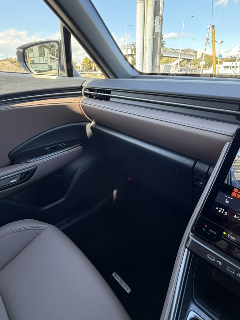 レクサスLBX 助手席側ダッシュボード