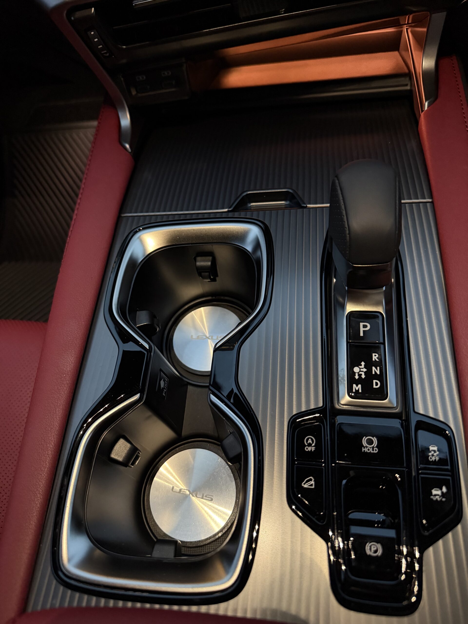 新型RXのセンターコンソール全景