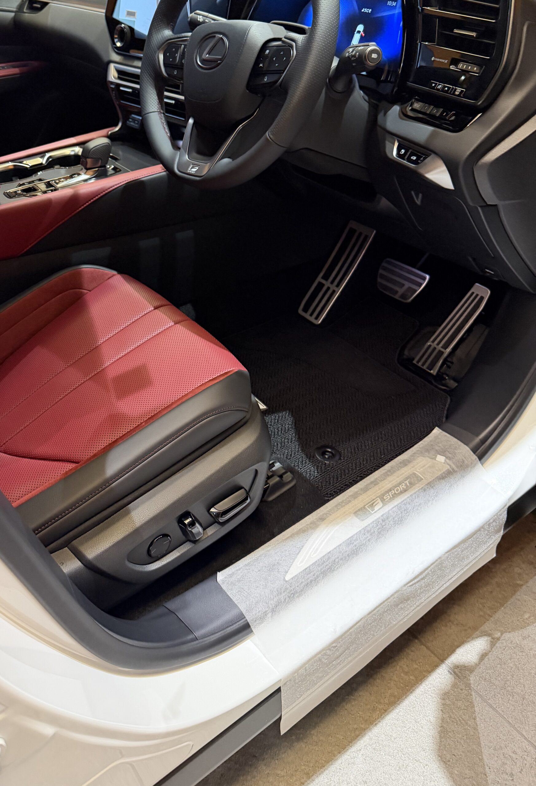 レクサスRX350の赤レザー内装