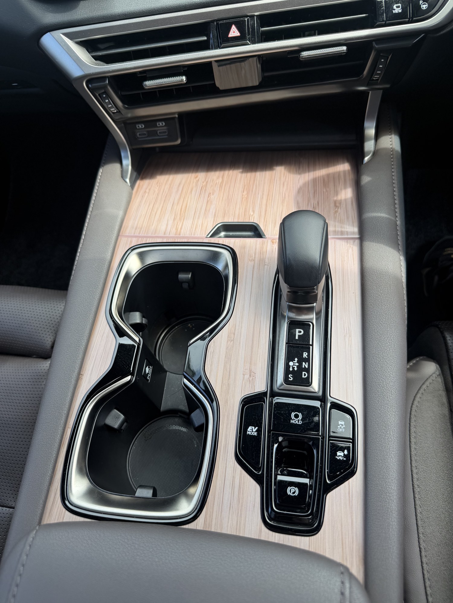 新型RX350h バージョンL センターコンソール