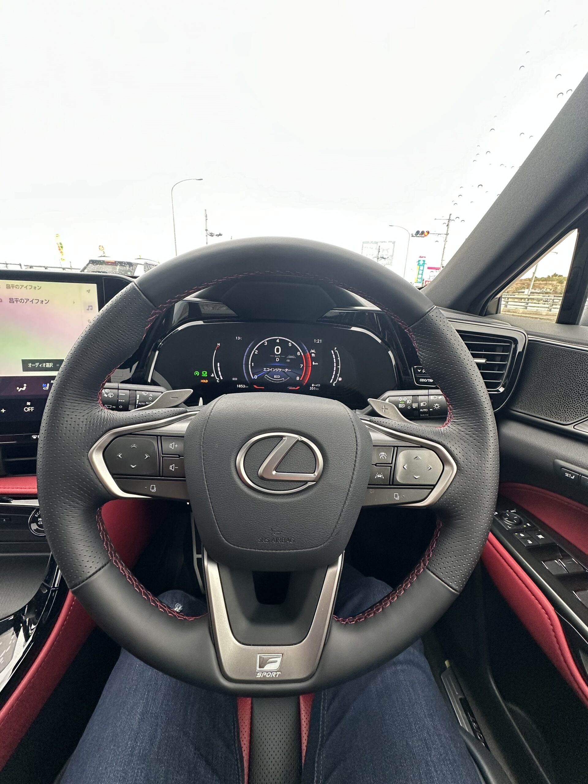 レクサスNX350 Fスポーツのステアリングと12.3インチメーター